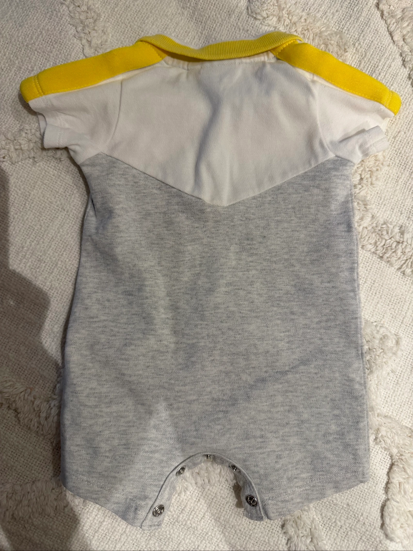 Traje bebé - Boss - talla 0 en buen estado – photo 3